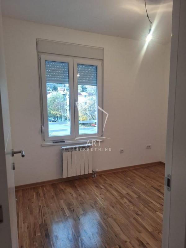 Stan na prodaju u Beogradu, Rakovica, dvoiposoban, 52m2, cena 150000 evra