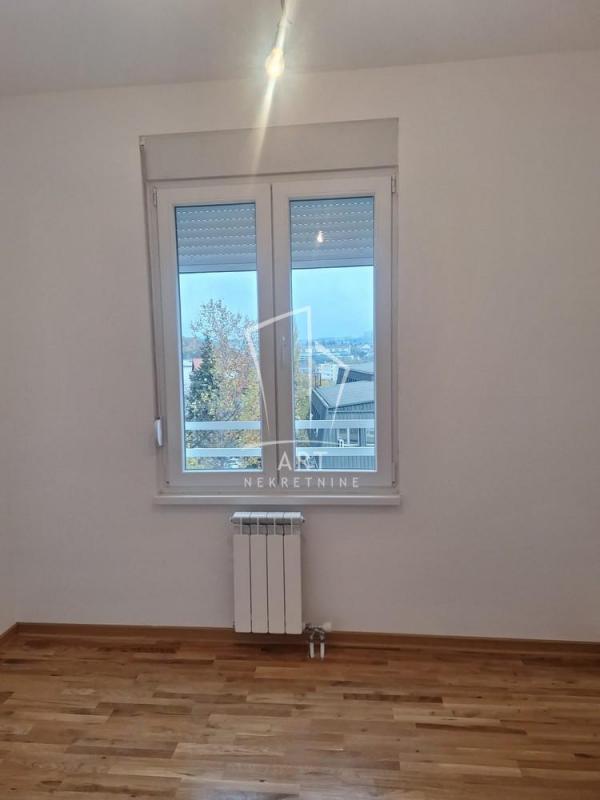 Stan na prodaju u Beogradu, Rakovica, dvoiposoban, 52m2, cena 150000 evra