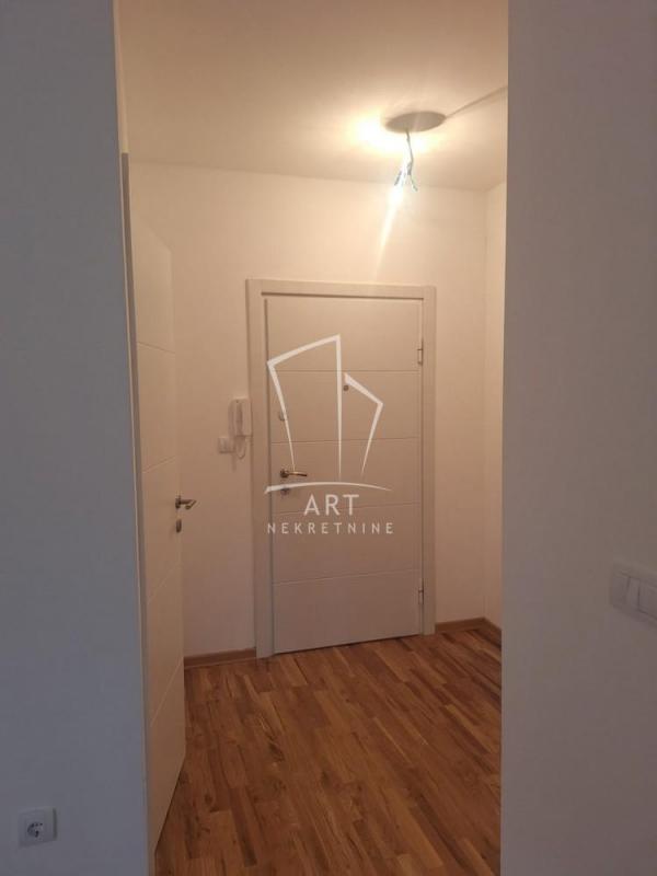 Stan na prodaju u Beogradu, Rakovica, dvoiposoban, 52m2, cena 150000 evra