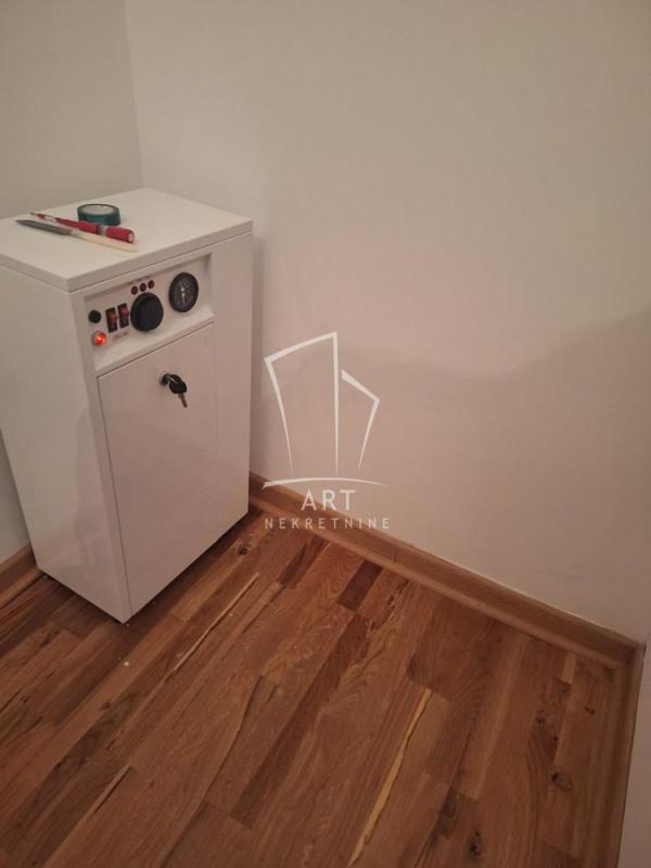 Stan na prodaju u Beogradu, Rakovica, dvoiposoban, 52m2, cena 150000 evra