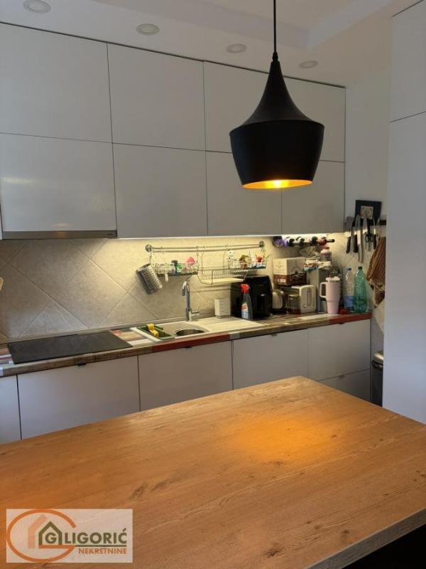 Stan na prodaju u Beogradu, Čukarica, cetvorosoban, 103m2, cena 349000 evra