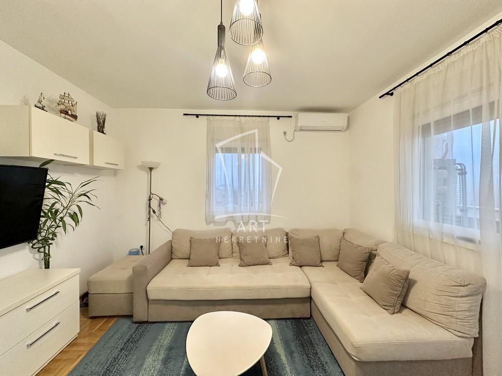 Stan na prodaju u Beogradu, Novi Beograd, dvosoban, 44m2, cena 140000 evra