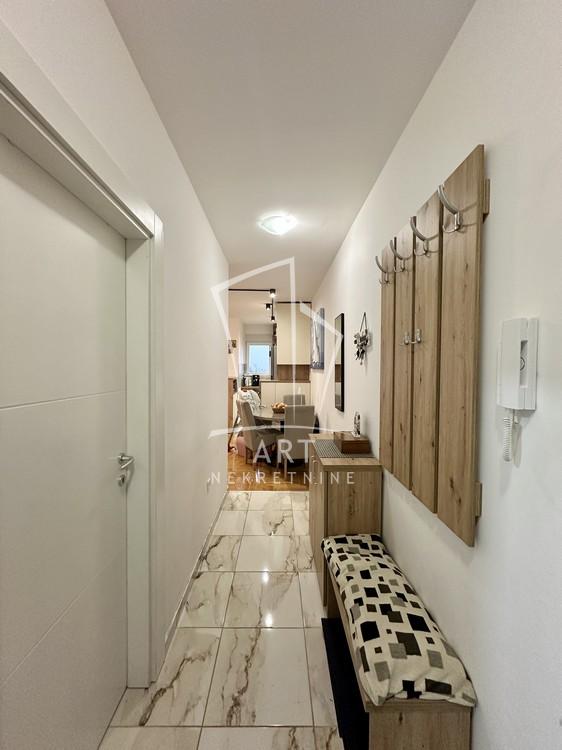 Stan na prodaju u Beogradu, Novi Beograd, dvosoban, 44m2, cena 140000 evra