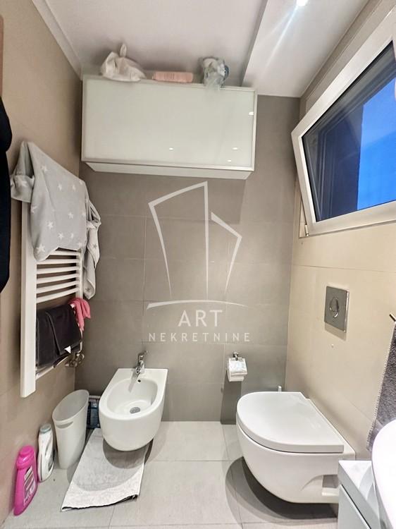 Stan na prodaju u Beogradu, Pašino brdo, dvoiposoban, 64m2, cena 270000 evra