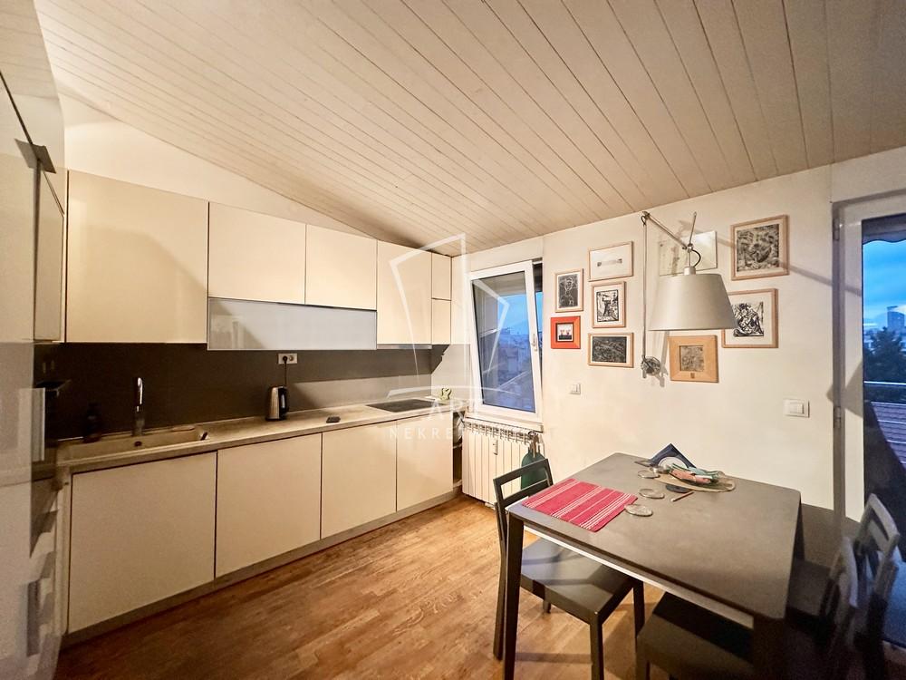 Stan na prodaju u Beogradu, Pašino brdo, dvoiposoban, 64m2, cena 270000 evra