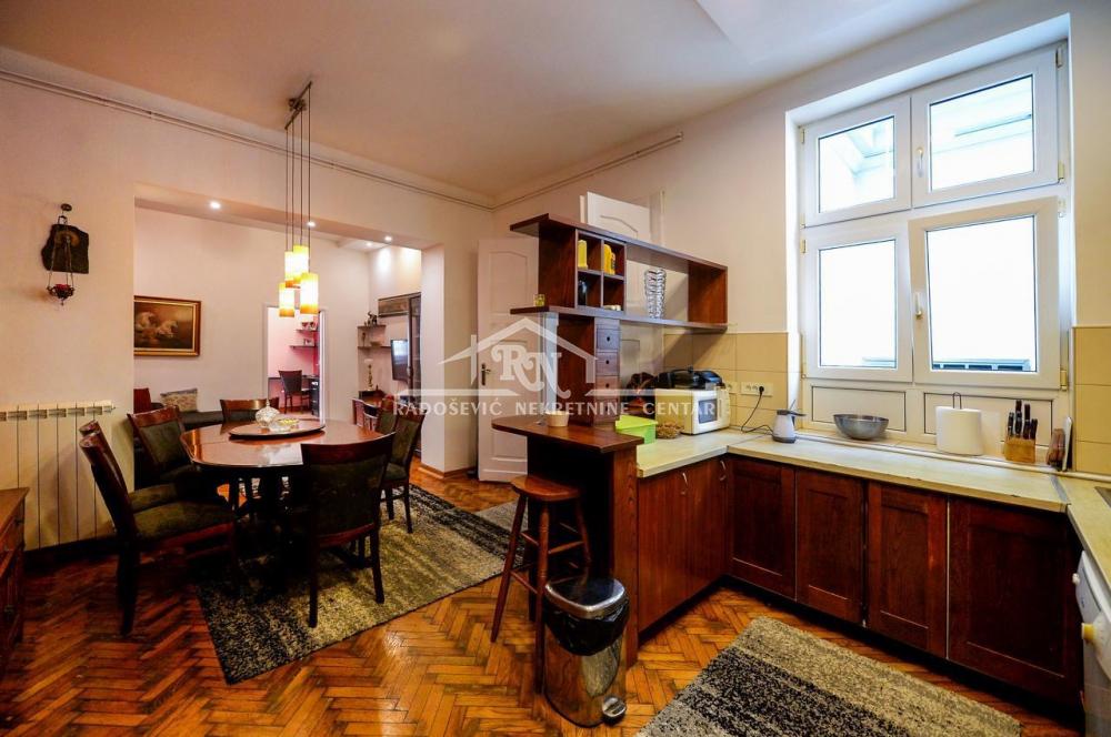 Stan na prodaju u Beogradu, Vračar, trosoban, 86m2, cena 320000 evra