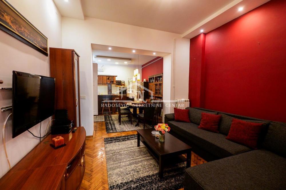 Stan na prodaju u Beogradu, Vračar, trosoban, 86m2, cena 320000 evra