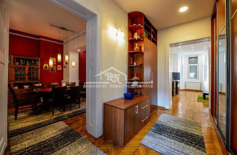 Stan na prodaju u Beogradu, Vračar, trosoban, 86m2, cena 320000 evra