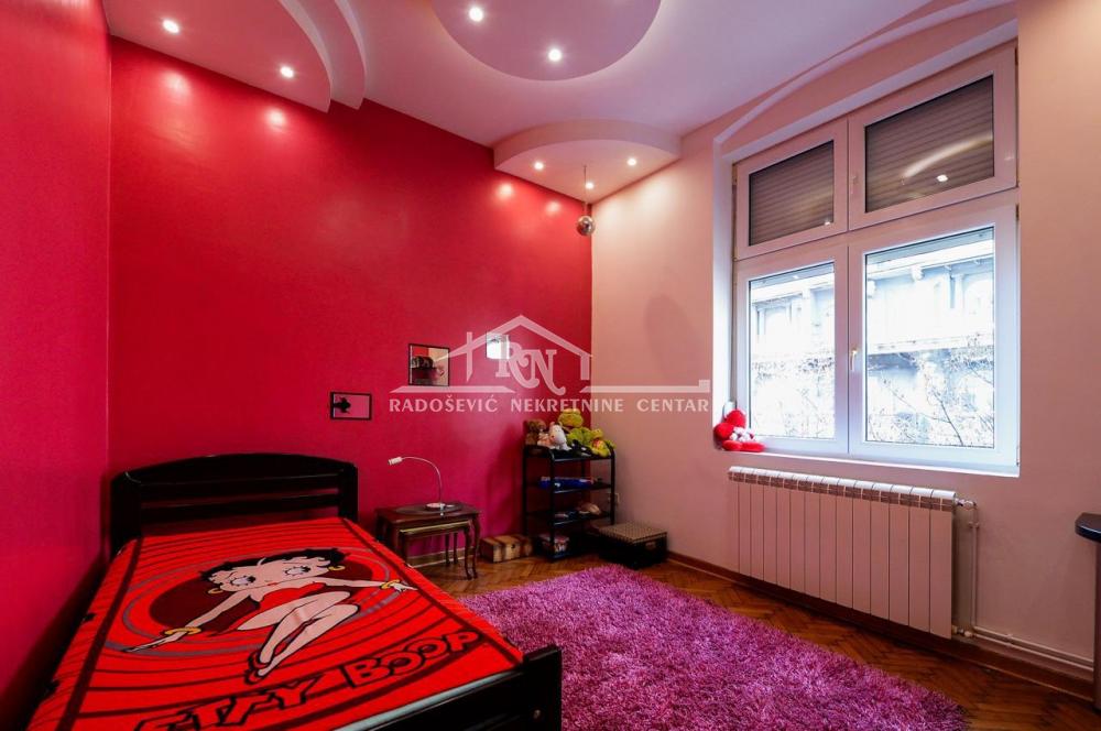 Stan na prodaju u Beogradu, Vračar, trosoban, 86m2, cena 320000 evra