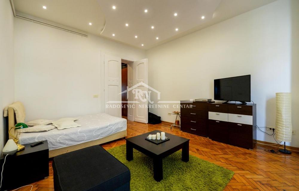 Stan na prodaju u Beogradu, Vračar, trosoban, 86m2, cena 320000 evra