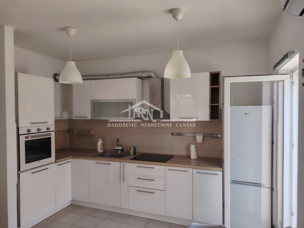 Stan na prodaju u Beogradu, Višnjička banja, jednoiposoban, 57m2, cena 175000 evra