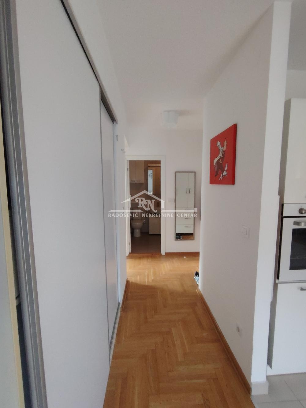 Stan na prodaju u Beogradu, Višnjička banja, jednoiposoban, 57m2, cena 175000 evra