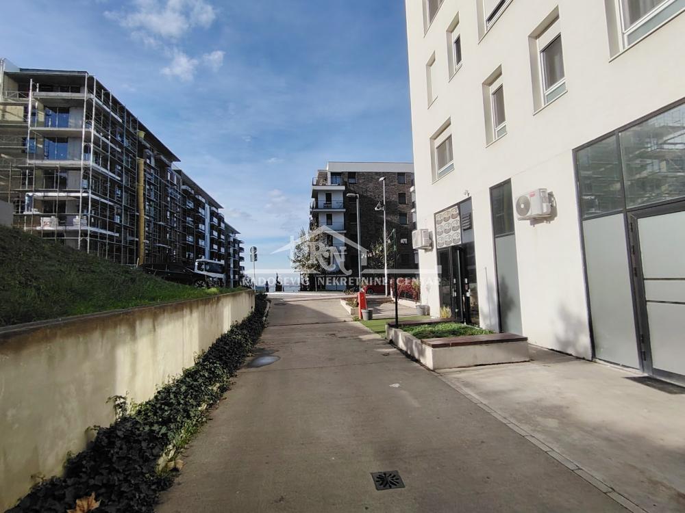 Stan na prodaju u Beogradu, Višnjička banja, jednoiposoban, 57m2, cena 175000 evra