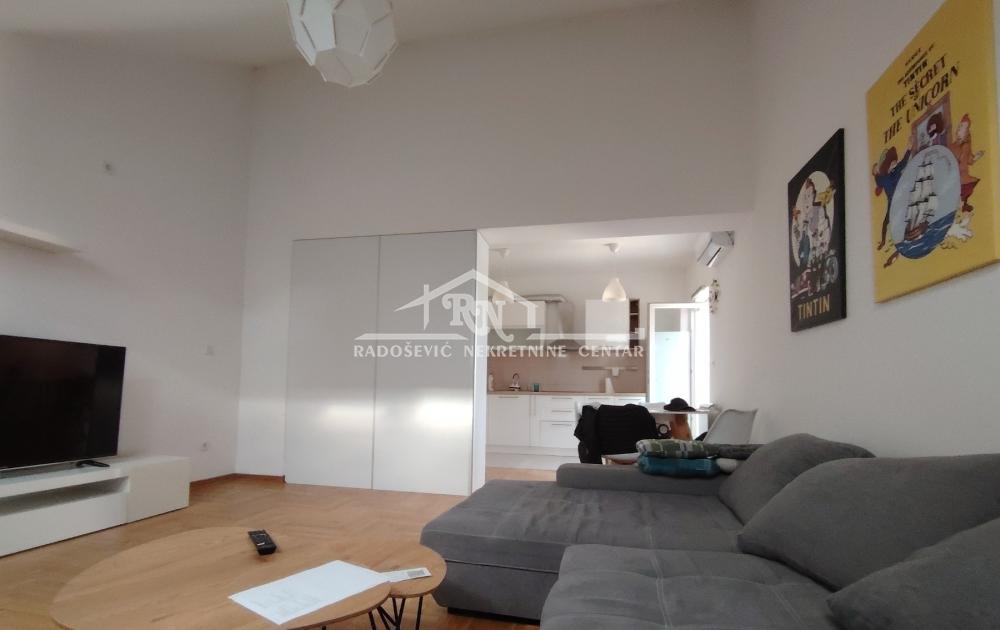 Stan na prodaju u Beogradu, Višnjička banja, jednoiposoban, 57m2, cena 175000 evra