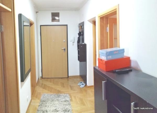 Stan na prodaju u Beogradu, Novi Beograd blok 25 (Arena), trosoban, 98m2, cena 382000 evra