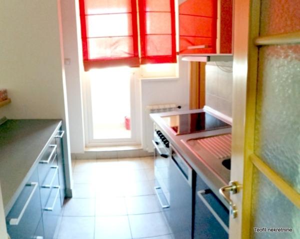 Stan na prodaju u Beogradu, Novi Beograd blok 25 (Arena), trosoban, 98m2, cena 382000 evra