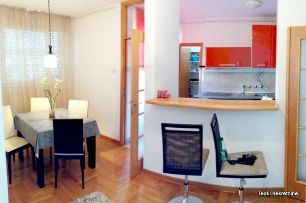 Stan na prodaju u Beogradu, Novi Beograd blok 25 (Arena), trosoban, 98m2, cena 382000 evra