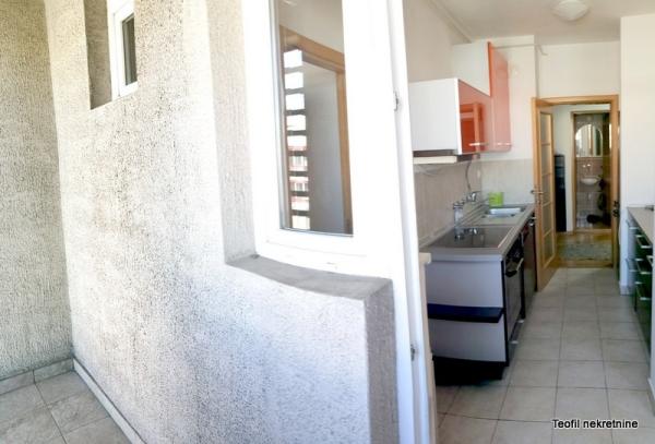 Stan na prodaju u Beogradu, Novi Beograd blok 25 (Arena), trosoban, 98m2, cena 382000 evra