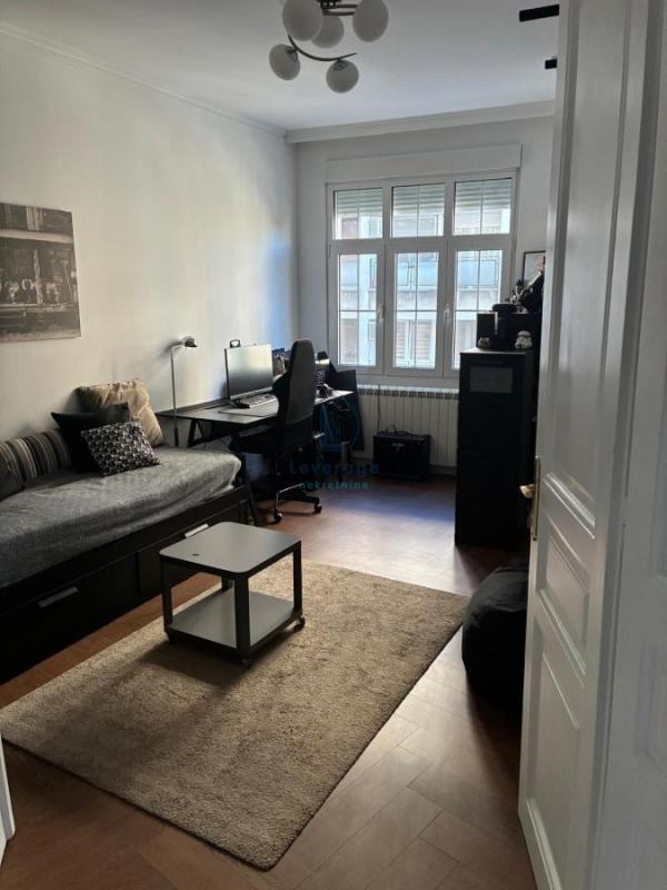 Stan na prodaju u Beogradu, Stari grad, trosoban, 90m2, cena 740000 evra