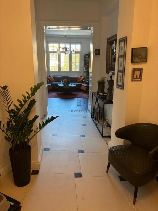 Stan na prodaju u Beogradu, Stari grad, trosoban, 90m2, cena 740000 evra