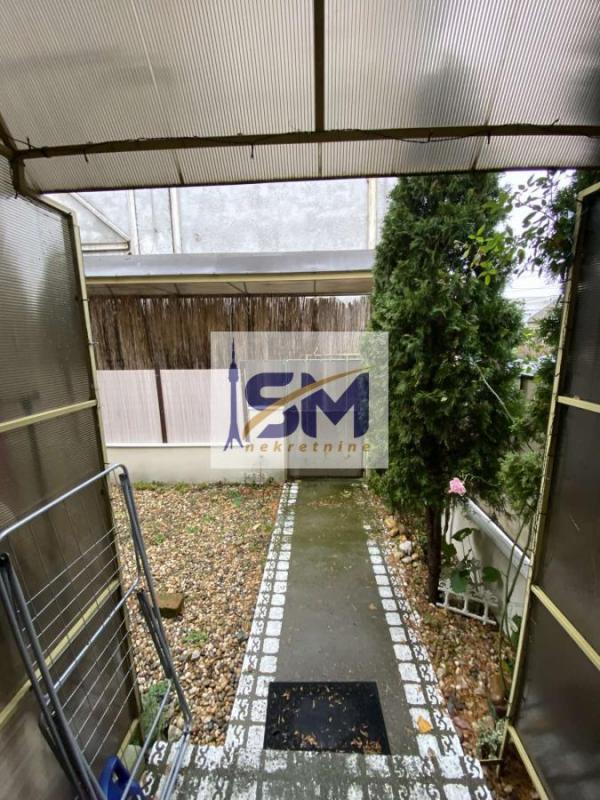 Stan na prodaju u Beogradu, Borča, trosoban, 61m2, cena 127000 evra