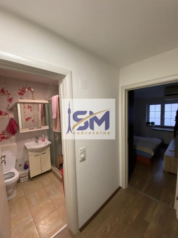 Stan na prodaju u Beogradu, Borča, trosoban, 61m2, cena 127000 evra