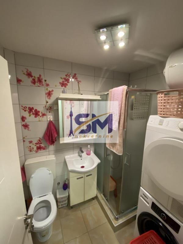 Stan na prodaju u Beogradu, Borča, trosoban, 61m2, cena 127000 evra