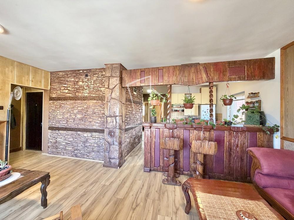 Stan na prodaju u Beogradu, Borča, cetvorosoban, 72m2, cena 136000 evra