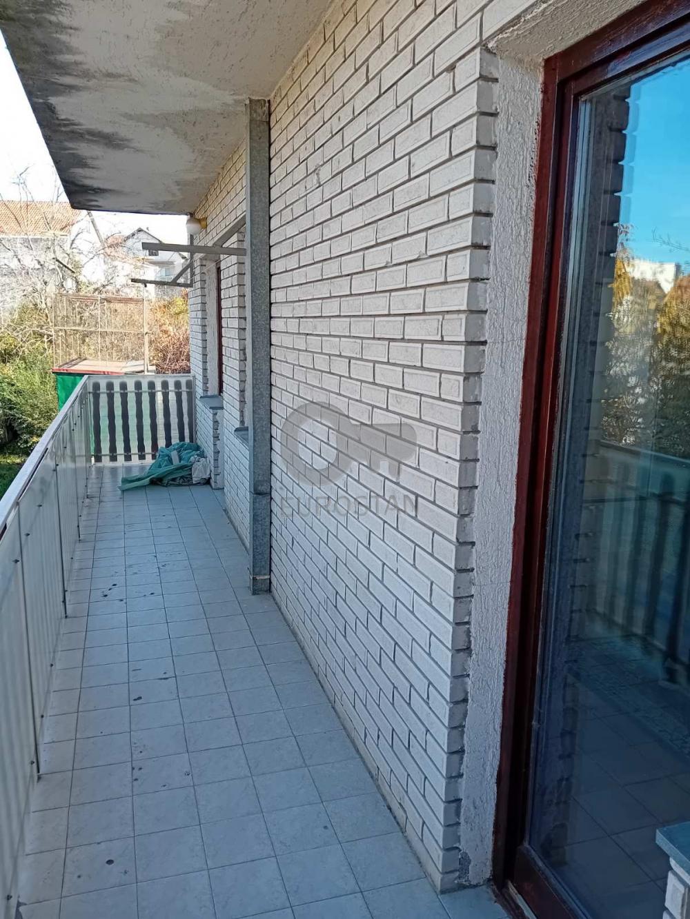 Stan na prodaju u Beogradu, Žarkovo, dvoiposoban, 47m2, cena 140000 evra