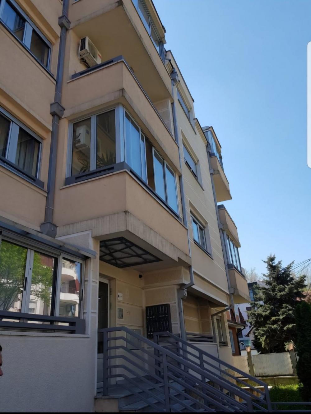 Stan na prodaju u Beogradu, Voždovac, trosoban, 75m2, cena 299000 evra