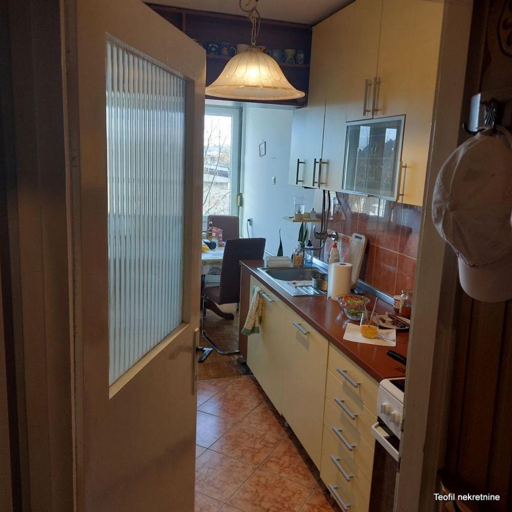 Stan na prodaju u Beogradu, Autokomanda, trosoban, 80m2, cena 219000 evra