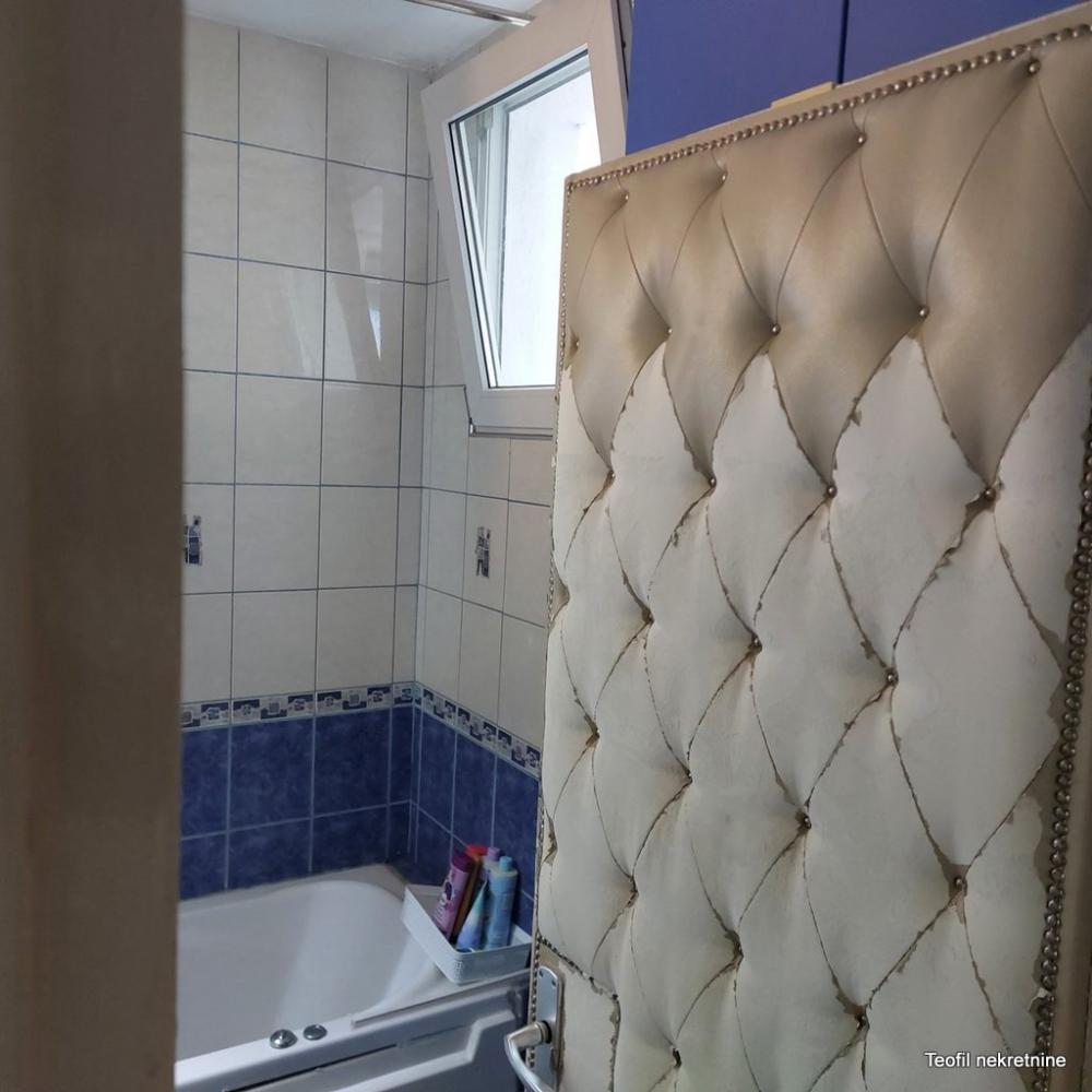 Stan na prodaju u Beogradu, Autokomanda, trosoban, 80m2, cena 219000 evra