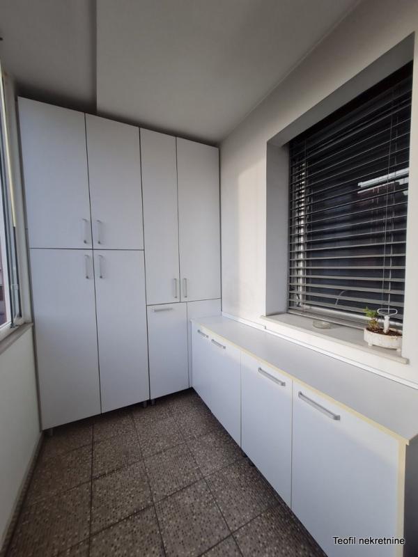 Stan na prodaju u Beogradu, Pašino brdo, trosoban, 69m2, cena 245000 evra