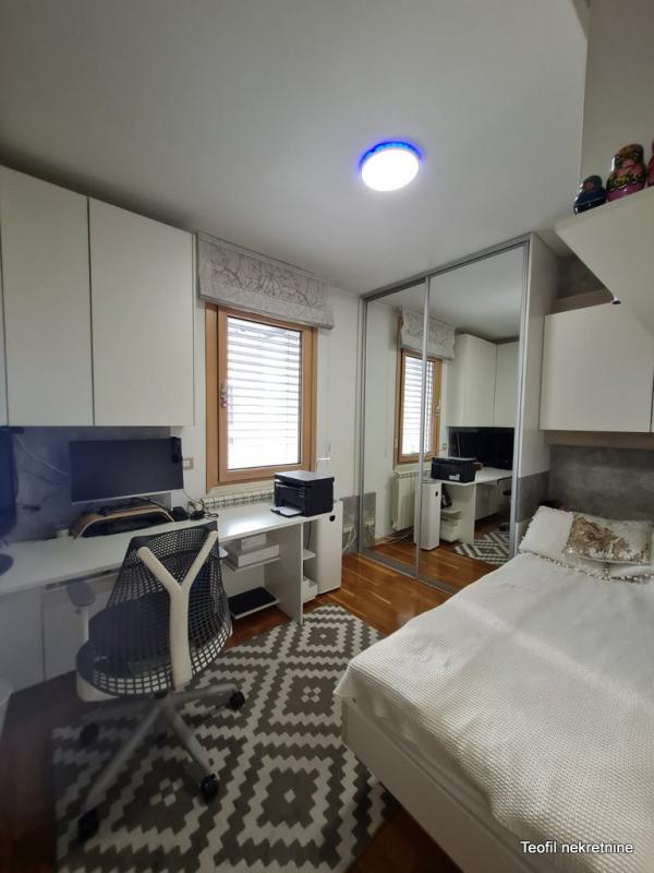 Stan na prodaju u Beogradu, Pašino brdo, trosoban, 69m2, cena 245000 evra