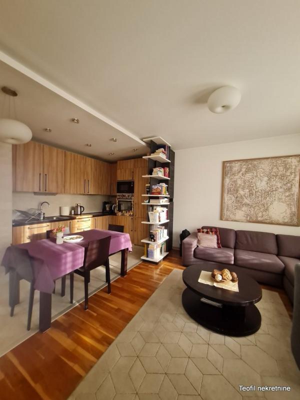 Stan na prodaju u Beogradu, Pašino brdo, trosoban, 69m2, cena 245000 evra