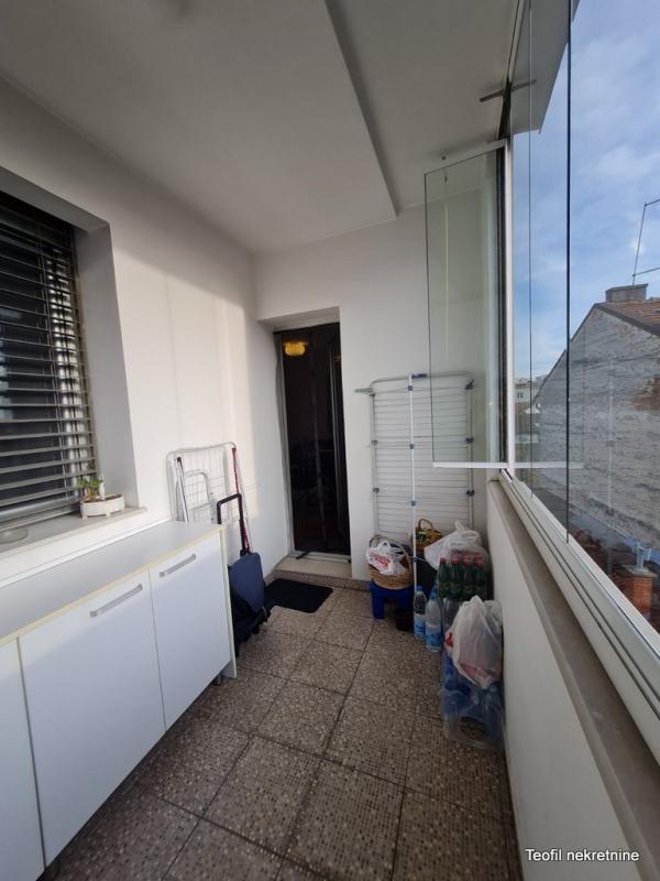 Stan na prodaju u Beogradu, Pašino brdo, trosoban, 69m2, cena 245000 evra