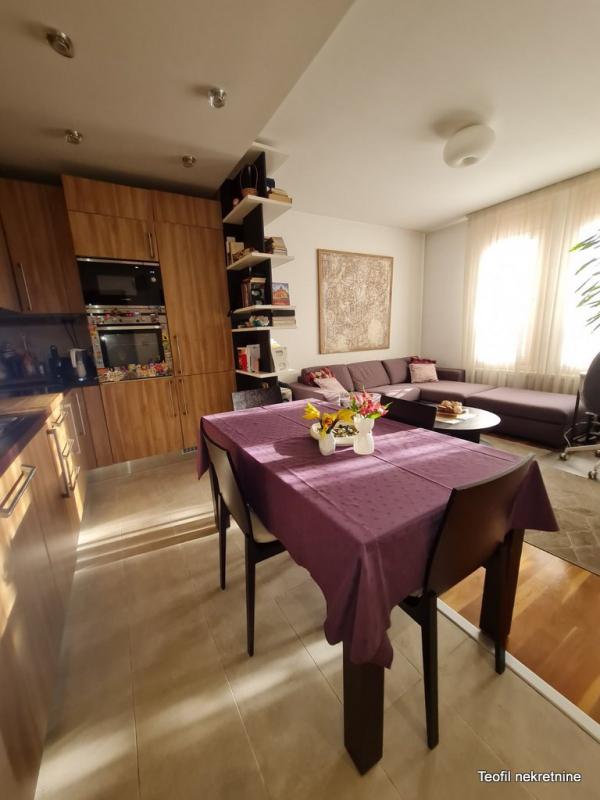 Stan na prodaju u Beogradu, Pašino brdo, trosoban, 69m2, cena 245000 evra