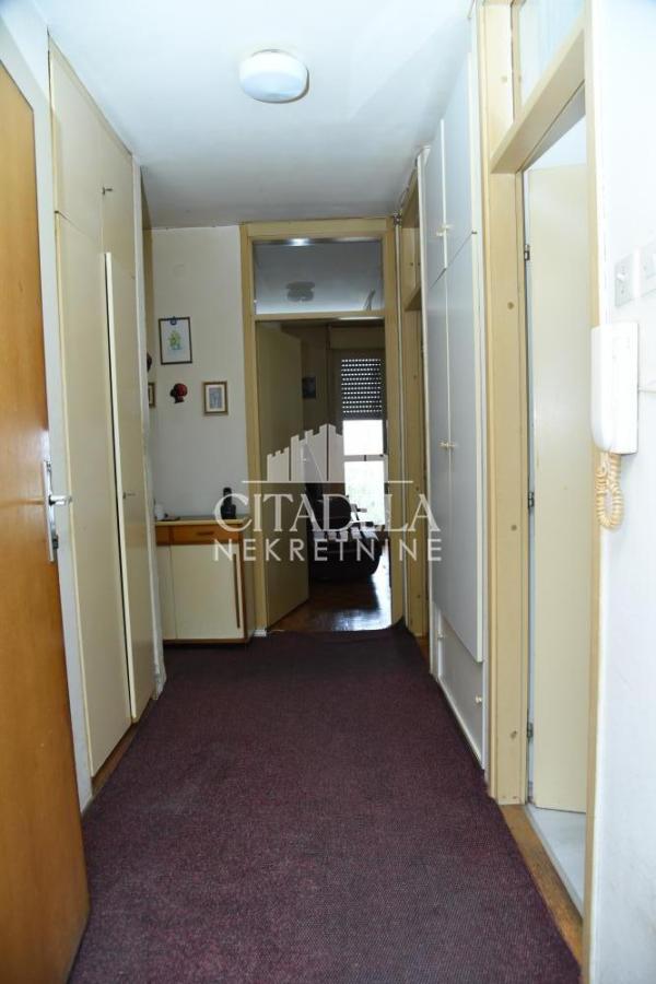 Stan na prodaju u Beogradu, Stari grad, trosoban, 70m2, cena 296000 evra