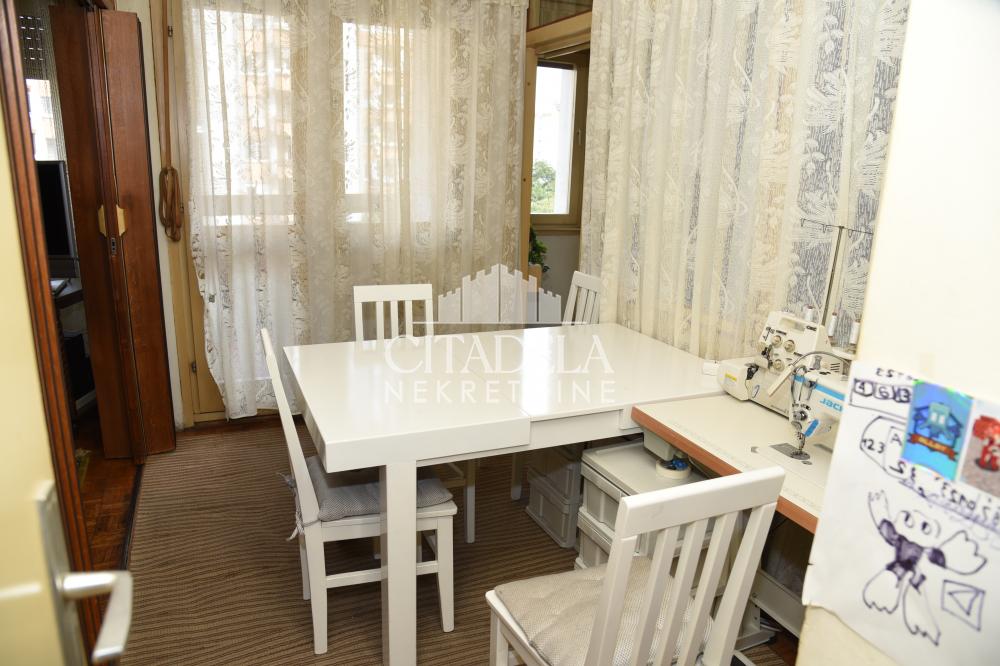 Stan na prodaju u Beogradu, Stari grad, trosoban, 70m2, cena 296000 evra