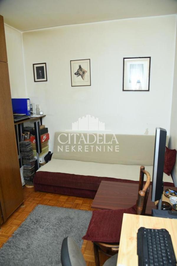 Stan na prodaju u Beogradu, Stari grad, trosoban, 70m2, cena 296000 evra