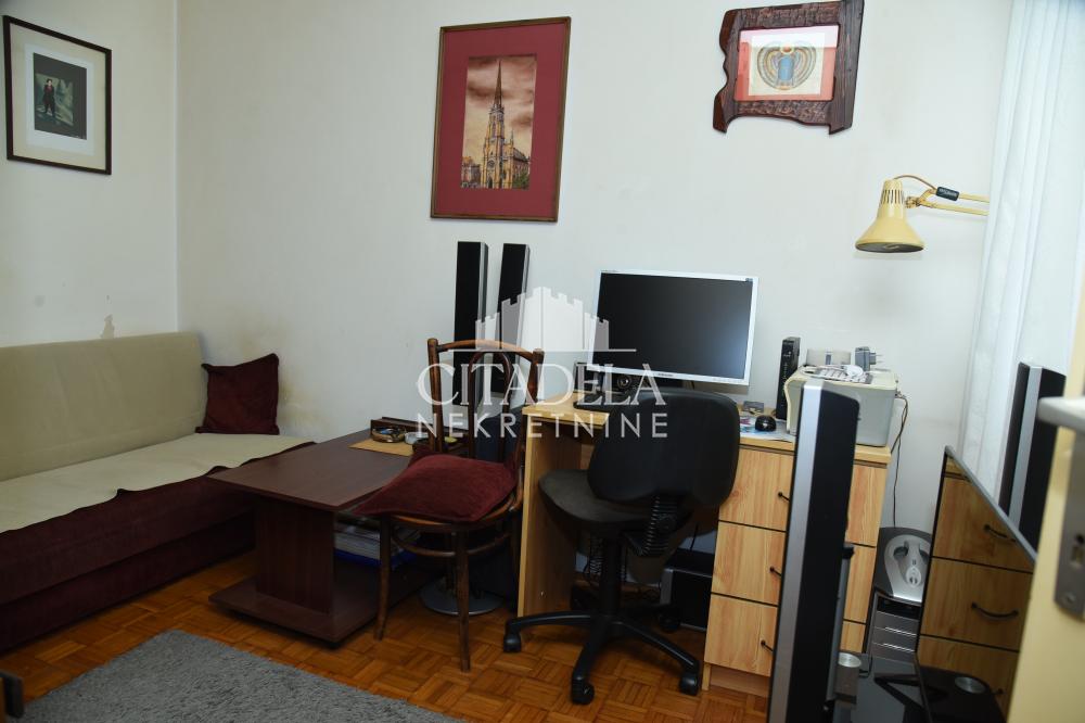 Stan na prodaju u Beogradu, Stari grad, trosoban, 70m2, cena 296000 evra