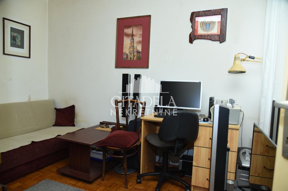 Stan na prodaju u Beogradu, Stari grad, trosoban, 70m2, cena 296000 evra