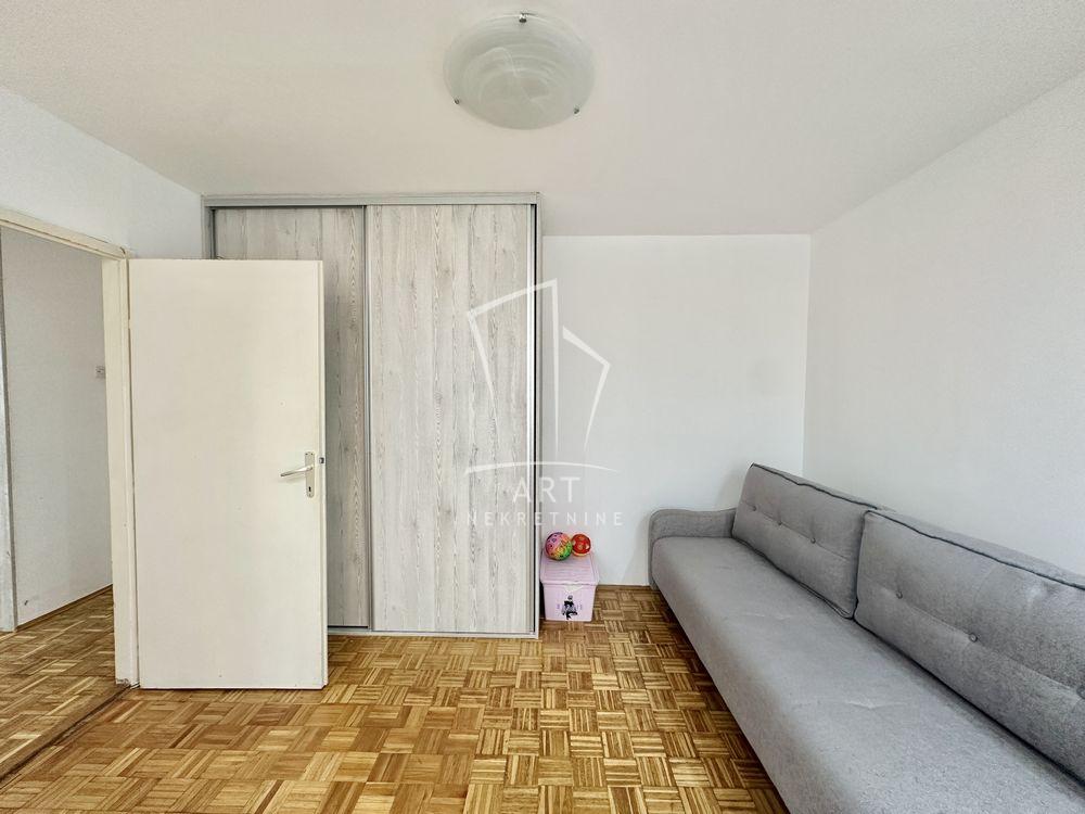 Stan na prodaju u Beogradu, Novi Beograd blok 45 (TC Enjub), jednoiposoban, 55m2, cena 220160 evra