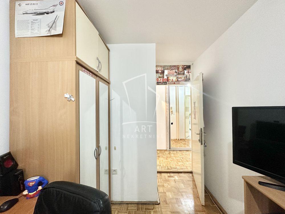 Stan na prodaju u Beogradu, Novi Beograd blok 45 (TC Enjub), jednoiposoban, 55m2, cena 220160 evra