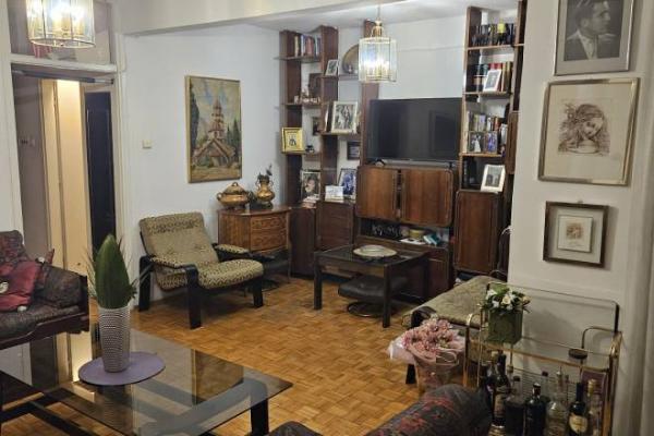 Stan na prodaju u Beogradu, Vračar,Cvetni trg, dvosoban, 58m2, cena 275000 evra