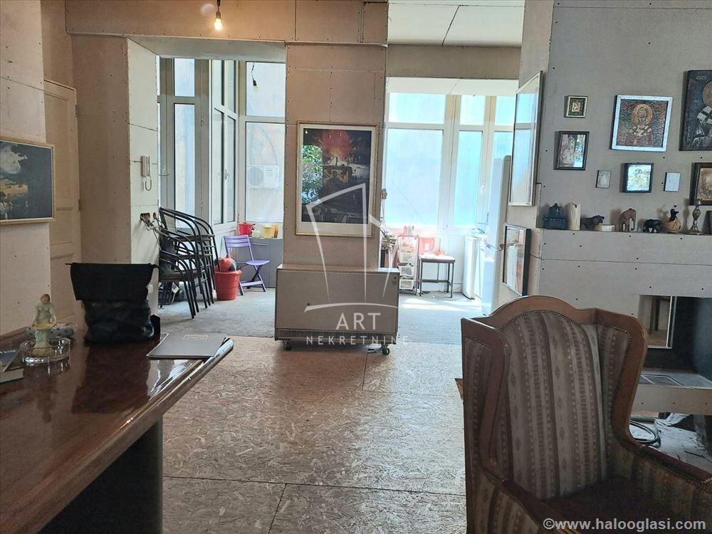 Stan na prodaju u Beogradu, Kalenić pijaca, trosoban, 72m2, cena 340000 evra