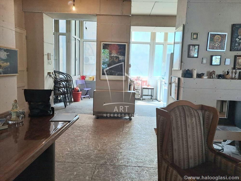 Stan na prodaju u Beogradu, Kalenić pijaca, trosoban, 72m2, cena 340000 evra