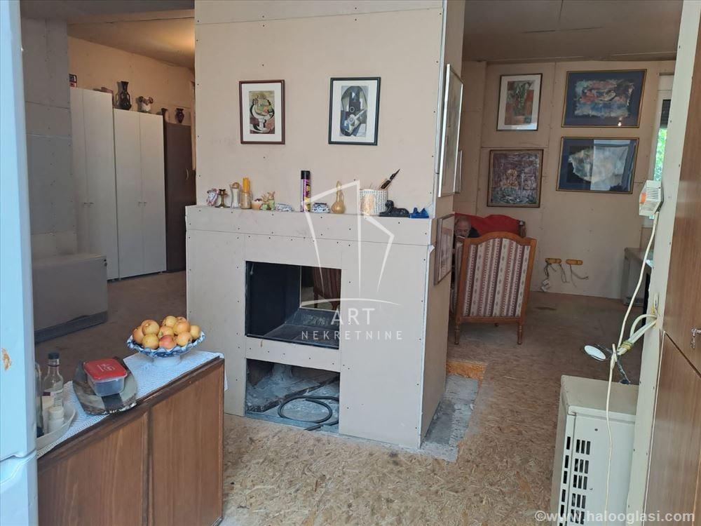 Stan na prodaju u Beogradu, Kalenić pijaca, trosoban, 72m2, cena 340000 evra