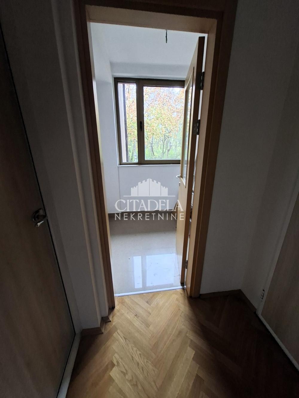 Stan na prodaju u Beogradu, Voždovac, 133m2, cena 385000 evra