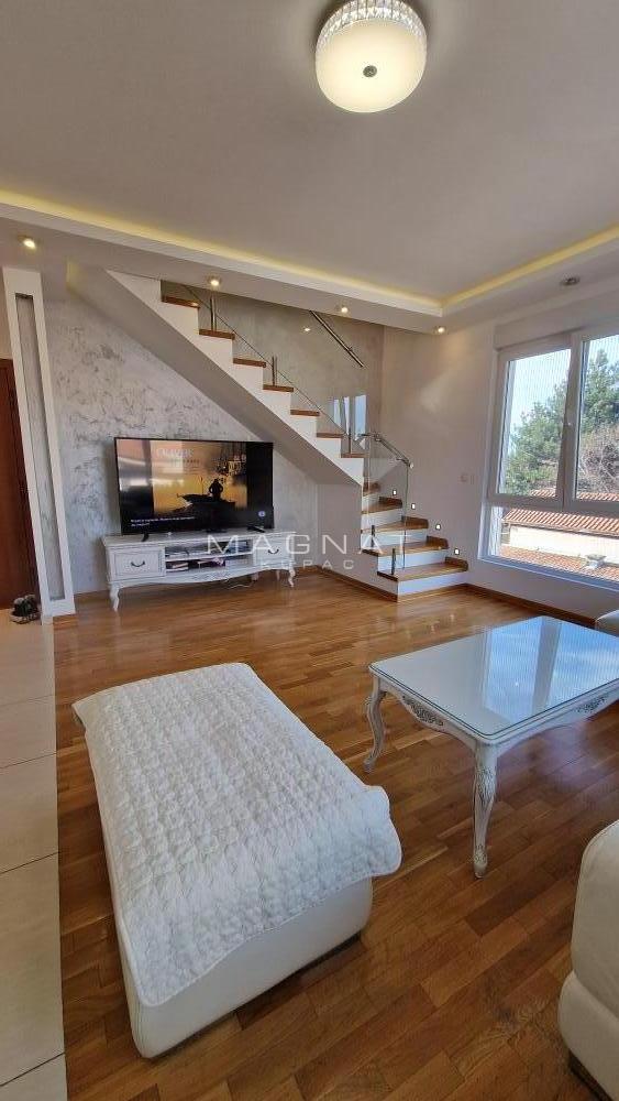 Stan na prodaju u Beogradu, Gornji grad, troiposoban, 85m2, cena 284000 evra